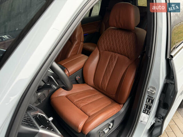 Сірий БМВ X7, об'ємом двигуна 4.39 л та пробігом 52 тис. км за 128000 $, фото 18 на Automoto.ua