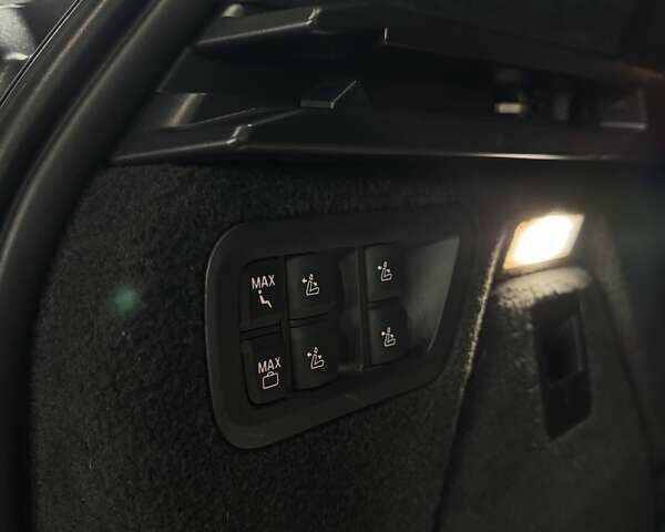 Серый БМВ X7, объемом двигателя 4.39 л и пробегом 83 тыс. км за 135000 $, фото 22 на Automoto.ua