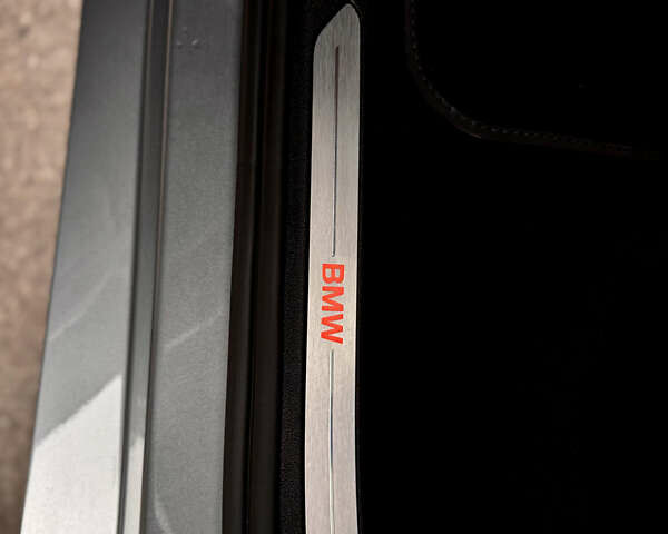 Серый БМВ X7, объемом двигателя 3 л и пробегом 63 тыс. км за 91000 $, фото 37 на Automoto.ua