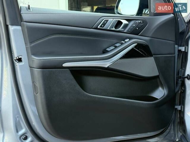 Серый БМВ X7, объемом двигателя 2.99 л и пробегом 99 тыс. км за 110900 $, фото 30 на Automoto.ua