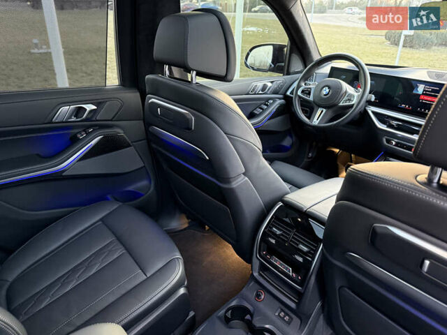 Серый БМВ X7, объемом двигателя 4.4 л и пробегом 9 тыс. км за 115000 $, фото 34 на Automoto.ua