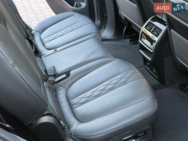 Серый БМВ X7, объемом двигателя 2.99 л и пробегом 99 тыс. км за 110900 $, фото 70 на Automoto.ua