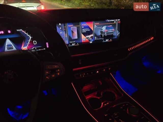 Серый БМВ X7, объемом двигателя 3 л и пробегом 63 тыс. км за 91000 $, фото 80 на Automoto.ua