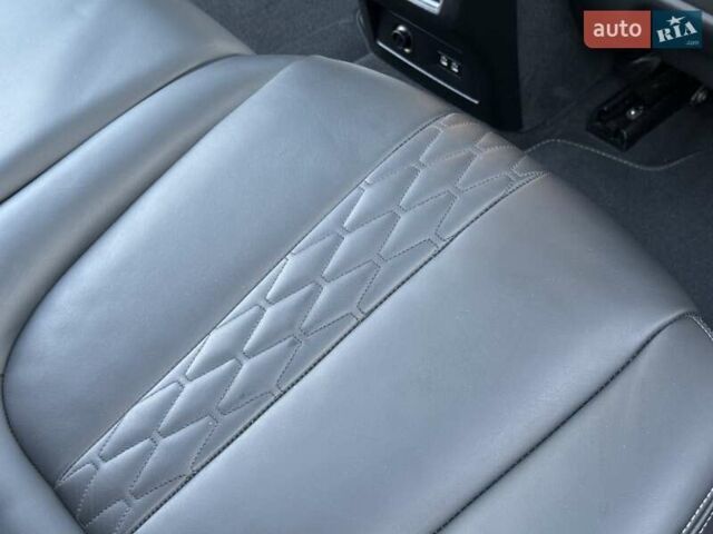 Серый БМВ X7, объемом двигателя 2.99 л и пробегом 99 тыс. км за 110900 $, фото 71 на Automoto.ua
