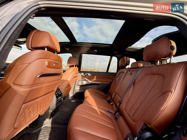 Серый БМВ X7, объемом двигателя 4.39 л и пробегом 45 тыс. км за 139900 $, фото 22 на Automoto.ua