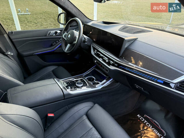 Серый БМВ X7, объемом двигателя 4.4 л и пробегом 9 тыс. км за 115000 $, фото 27 на Automoto.ua