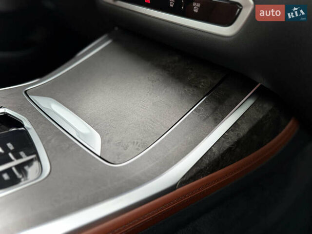 Серый БМВ X7, объемом двигателя 3 л и пробегом 63 тыс. км за 91000 $, фото 34 на Automoto.ua