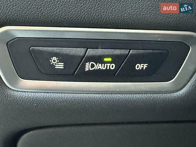 Серый БМВ X7, объемом двигателя 4.4 л и пробегом 9 тыс. км за 115000 $, фото 23 на Automoto.ua