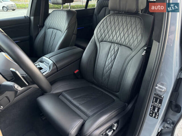 Серый БМВ X7, объемом двигателя 2.99 л и пробегом 86 тыс. км за 119000 $, фото 8 на Automoto.ua