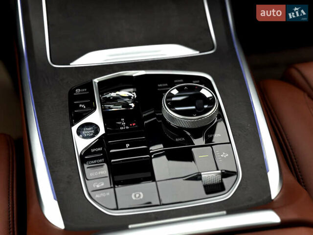 Серый БМВ X7, объемом двигателя 3 л и пробегом 63 тыс. км за 91000 $, фото 48 на Automoto.ua