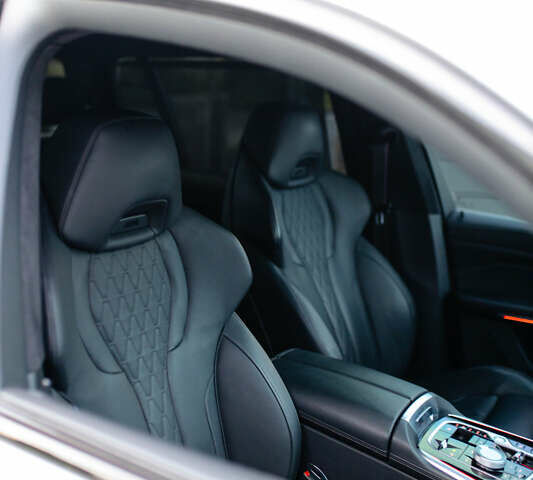 Сірий БМВ X7, об'ємом двигуна 3 л та пробігом 98 тис. км за 115000 $, фото 195 на Automoto.ua