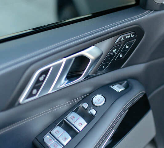 Сірий БМВ X7, об'ємом двигуна 3 л та пробігом 98 тис. км за 115000 $, фото 81 на Automoto.ua