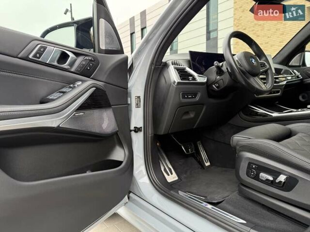 Серый БМВ X7, объемом двигателя 3 л и пробегом 16 тыс. км за 108800 $, фото 55 на Automoto.ua