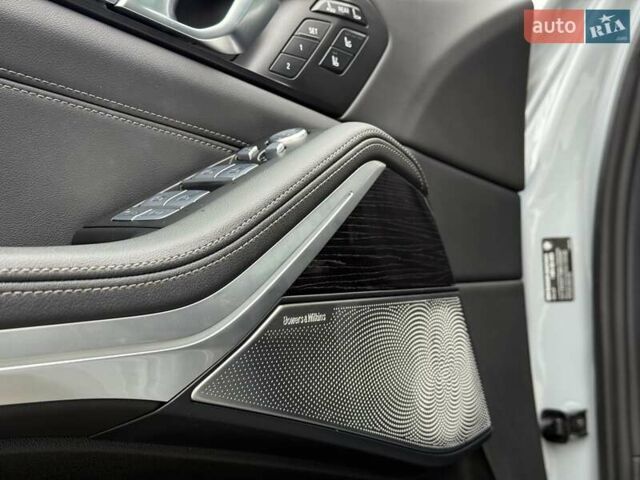 Серый БМВ X7, объемом двигателя 3 л и пробегом 16 тыс. км за 112800 $, фото 74 на Automoto.ua
