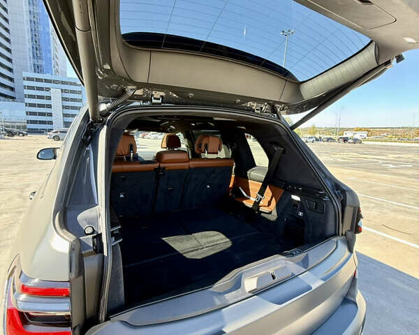 Серый БМВ X7, объемом двигателя 4.39 л и пробегом 34 тыс. км за 139900 $, фото 28 на Automoto.ua