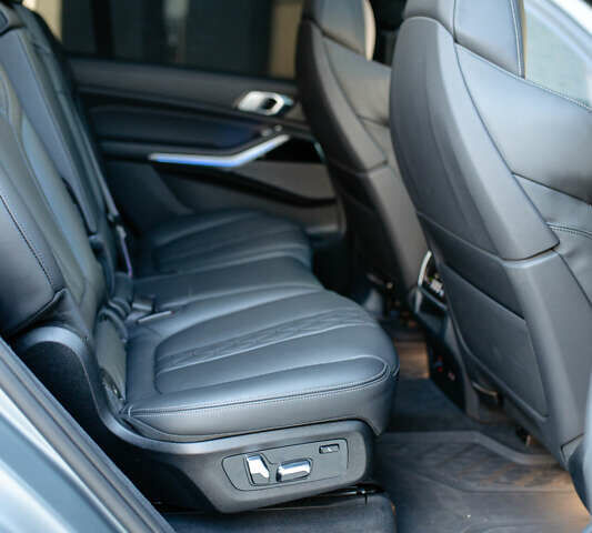 Сірий БМВ X7, об'ємом двигуна 3 л та пробігом 98 тис. км за 115000 $, фото 86 на Automoto.ua