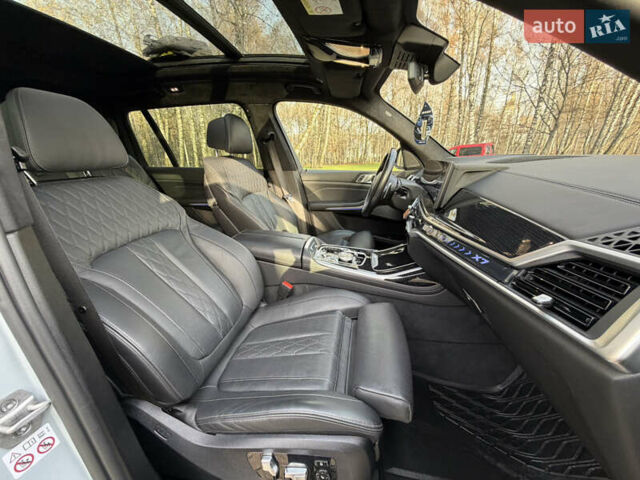 Серый БМВ X7, объемом двигателя 2.99 л и пробегом 82 тыс. км за 119000 $, фото 49 на Automoto.ua