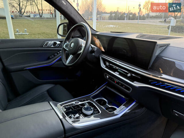 Серый БМВ X7, объемом двигателя 4.4 л и пробегом 9 тыс. км за 115000 $, фото 28 на Automoto.ua