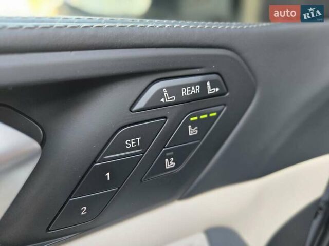 Серый БМВ X7, объемом двигателя 4.4 л и пробегом 70 тыс. км за 134999 $, фото 21 на Automoto.ua