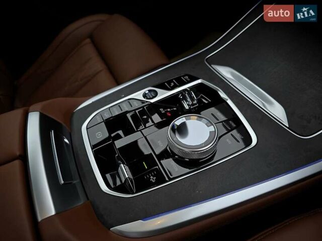 Серый БМВ X7, объемом двигателя 3 л и пробегом 63 тыс. км за 91000 $, фото 30 на Automoto.ua