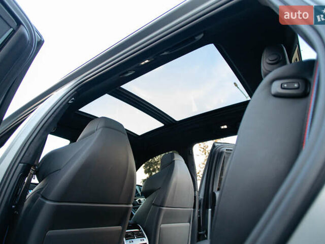 Сірий БМВ X7, об'ємом двигуна 3 л та пробігом 98 тис. км за 115000 $, фото 101 на Automoto.ua