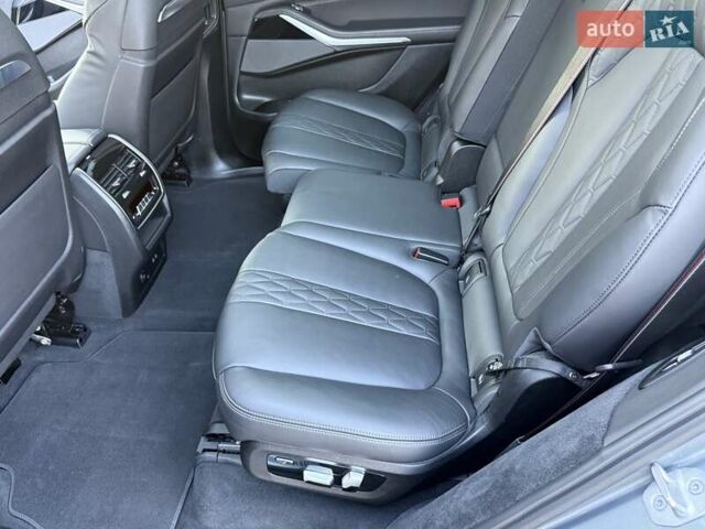 Серый БМВ X7, объемом двигателя 2.99 л и пробегом 99 тыс. км за 110900 $, фото 95 на Automoto.ua