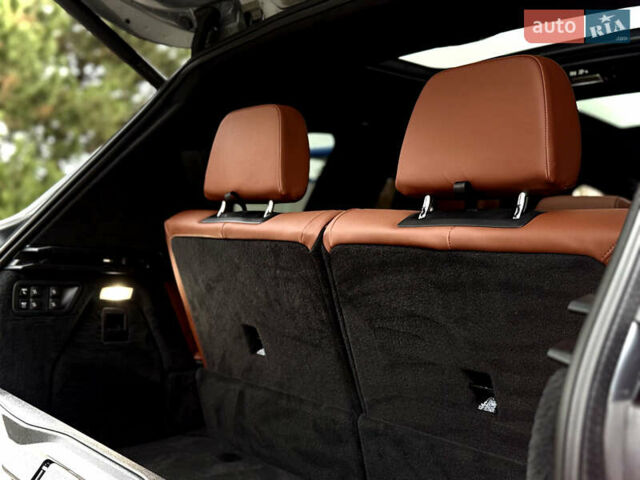 Серый БМВ X7, объемом двигателя 3 л и пробегом 63 тыс. км за 91000 $, фото 102 на Automoto.ua