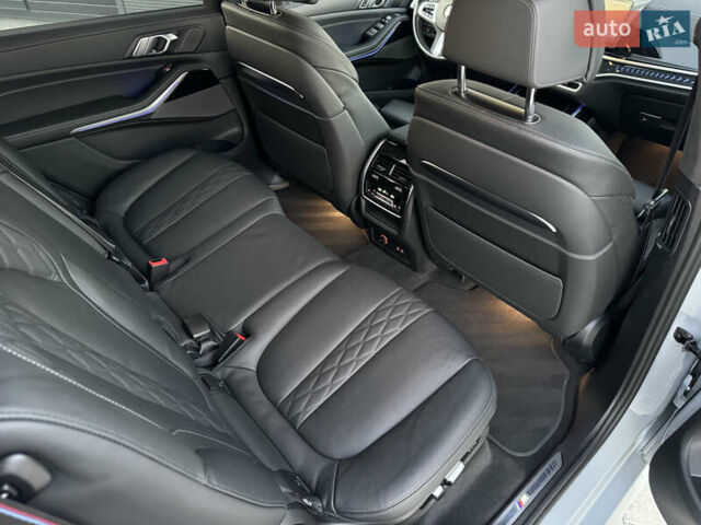 Серый БМВ X7, объемом двигателя 2.99 л и пробегом 86 тыс. км за 119000 $, фото 41 на Automoto.ua