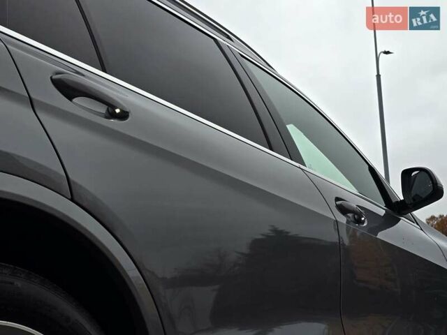 Серый БМВ X7, объемом двигателя 3 л и пробегом 63 тыс. км за 91000 $, фото 109 на Automoto.ua