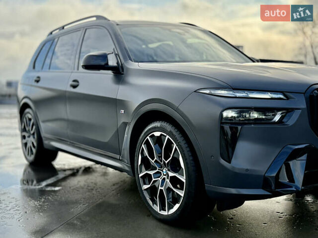 Серый БМВ X7, объемом двигателя 4.39 л и пробегом 45 тыс. км за 139900 $, фото 9 на Automoto.ua