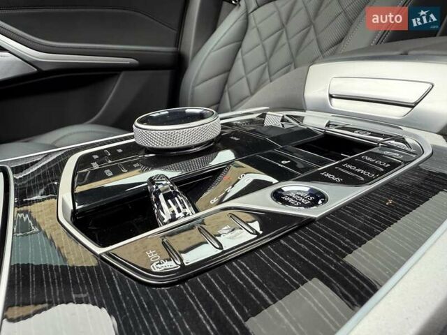 Серый БМВ X7, объемом двигателя 3 л и пробегом 16 тыс. км за 108800 $, фото 48 на Automoto.ua