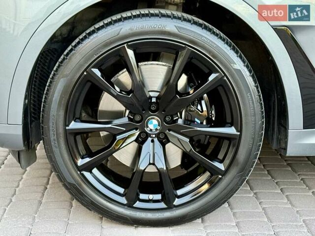 Серый БМВ X7, объемом двигателя 2.99 л и пробегом 99 тыс. км за 110900 $, фото 105 на Automoto.ua
