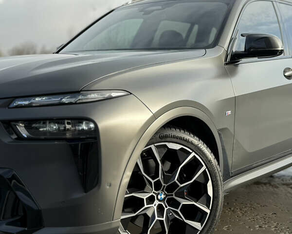 Серый БМВ X7, объемом двигателя 4.39 л и пробегом 45 тыс. км за 139900 $, фото 2 на Automoto.ua