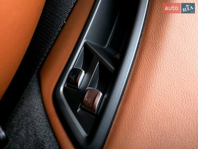 Серый БМВ X7, объемом двигателя 3 л и пробегом 63 тыс. км за 91000 $, фото 86 на Automoto.ua