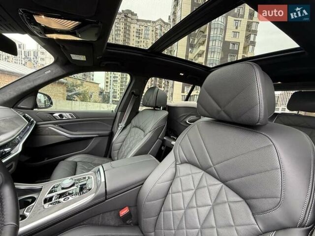 Серый БМВ X7, объемом двигателя 3 л и пробегом 26 тыс. км за 119000 $, фото 24 на Automoto.ua