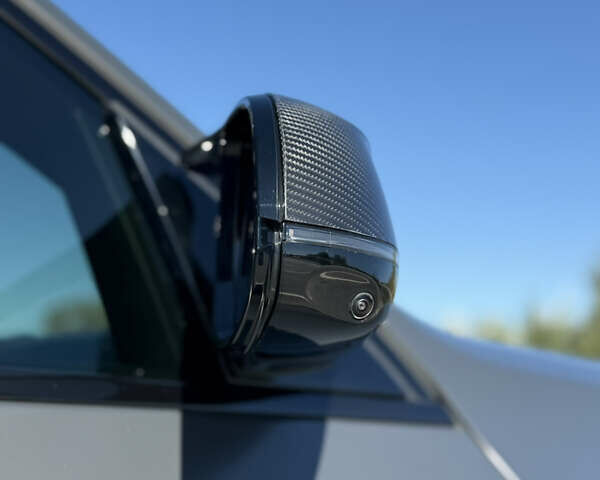 Серый БМВ X7, объемом двигателя 4.39 л и пробегом 34 тыс. км за 139900 $, фото 7 на Automoto.ua