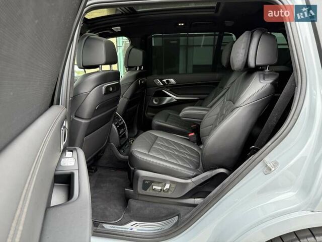 Серый БМВ X7, объемом двигателя 3 л и пробегом 16 тыс. км за 108800 $, фото 61 на Automoto.ua