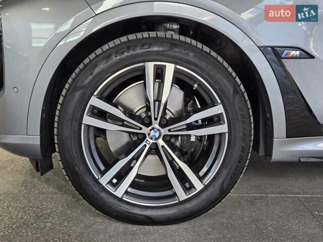 Серый БМВ X7, объемом двигателя 4.4 л и пробегом 70 тыс. км за 134999 $, фото 6 на Automoto.ua