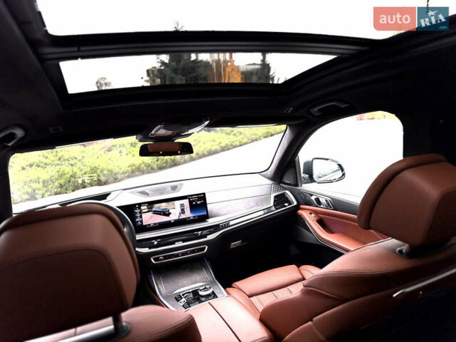 Серый БМВ X7, объемом двигателя 3 л и пробегом 63 тыс. км за 91000 $, фото 108 на Automoto.ua