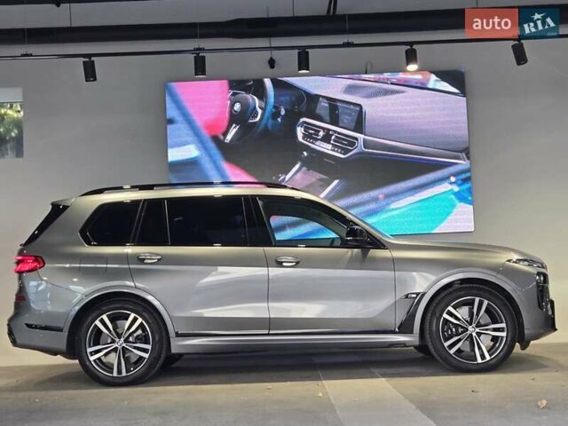 Серый БМВ X7, объемом двигателя 4.4 л и пробегом 70 тыс. км за 134999 $, фото 2 на Automoto.ua