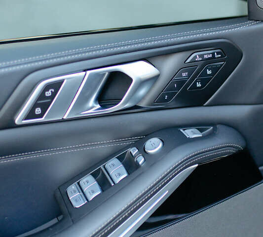 Сірий БМВ X7, об'ємом двигуна 3 л та пробігом 98 тис. км за 115000 $, фото 77 на Automoto.ua