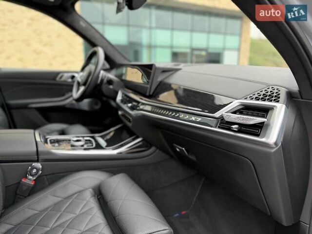 Серый БМВ X7, объемом двигателя 3 л и пробегом 16 тыс. км за 108800 $, фото 44 на Automoto.ua