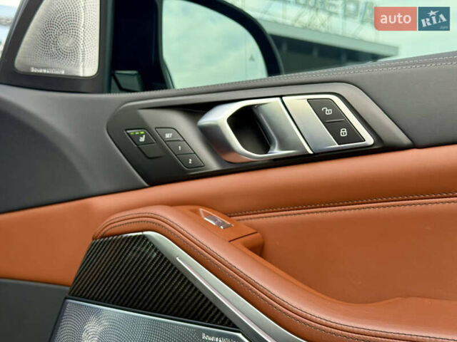 Серый БМВ X7, объемом двигателя 4.39 л и пробегом 45 тыс. км за 139900 $, фото 28 на Automoto.ua