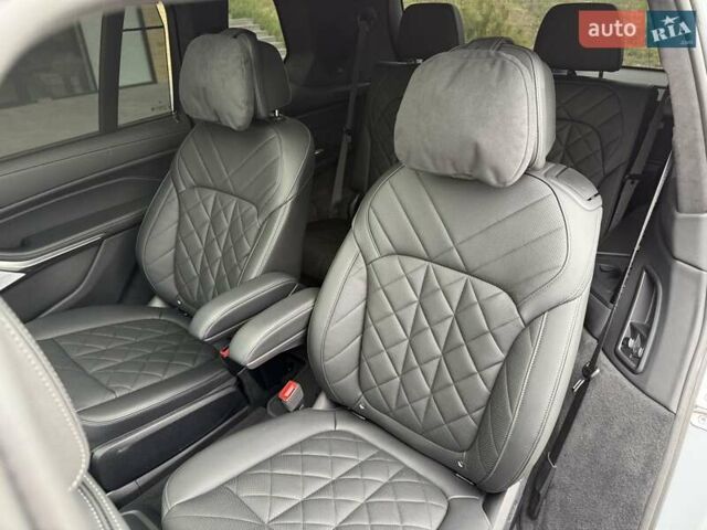 Серый БМВ X7, объемом двигателя 3 л и пробегом 16 тыс. км за 108800 $, фото 53 на Automoto.ua