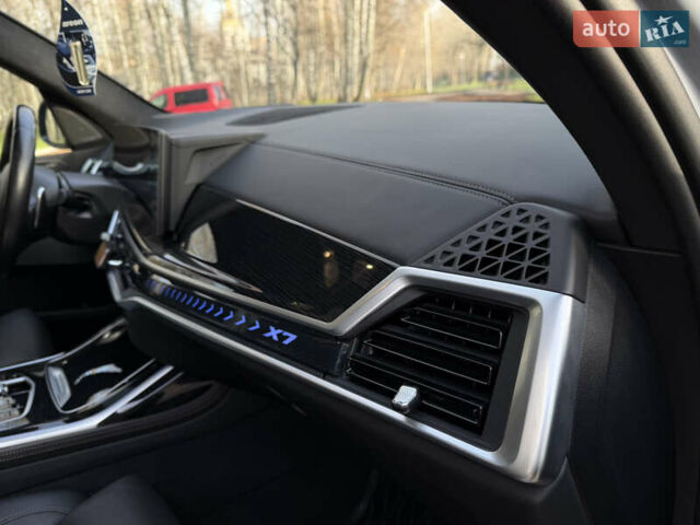 Серый БМВ X7, объемом двигателя 2.99 л и пробегом 82 тыс. км за 119000 $, фото 55 на Automoto.ua