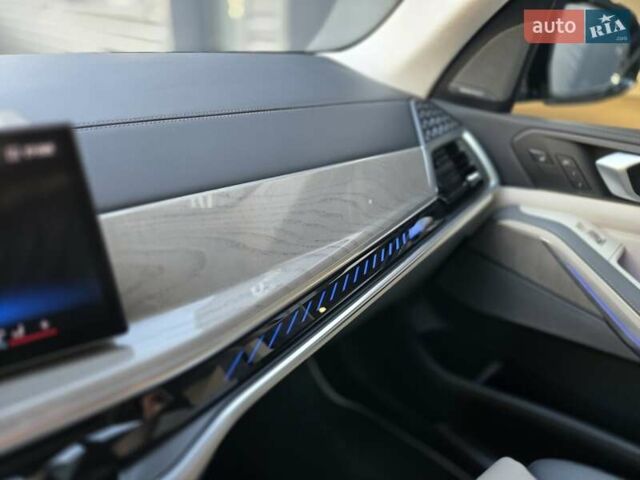 Серый БМВ X7, объемом двигателя 4.4 л и пробегом 70 тыс. км за 134999 $, фото 13 на Automoto.ua