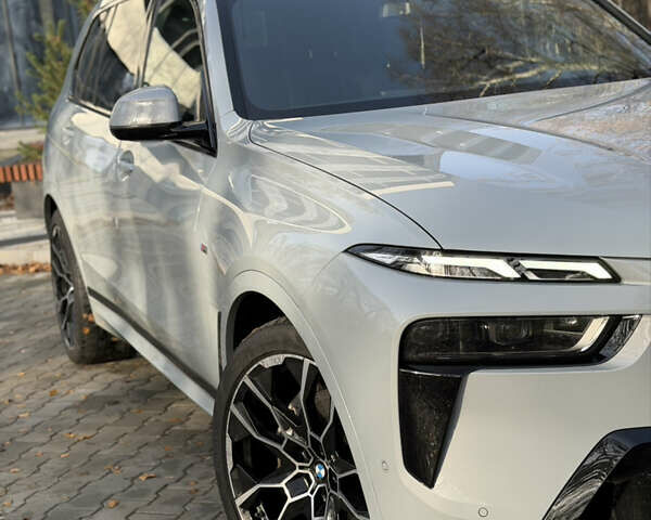 Серый БМВ X7, объемом двигателя 2.99 л и пробегом 82 тыс. км за 119000 $, фото 10 на Automoto.ua