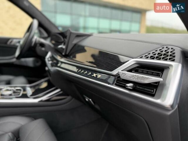 Серый БМВ X7, объемом двигателя 3 л и пробегом 16 тыс. км за 112800 $, фото 53 на Automoto.ua