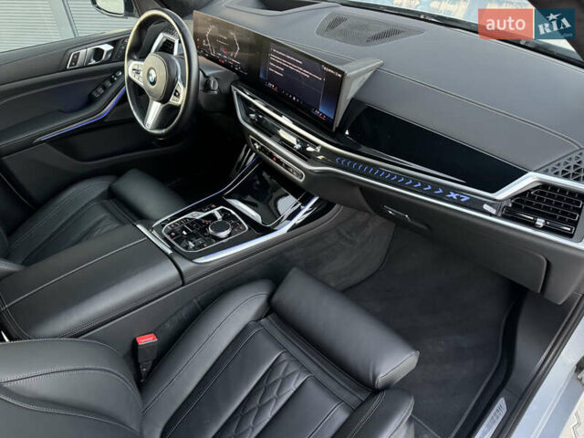 Серый БМВ X7, объемом двигателя 2.99 л и пробегом 86 тыс. км за 119000 $, фото 44 на Automoto.ua