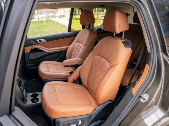 Серый БМВ X7, объемом двигателя 3 л и пробегом 25 тыс. км за 50000 $, фото 9 на Automoto.ua